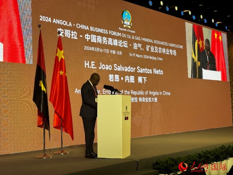 安哥拉駐華大使若昂·內(nèi)圖。人民網(wǎng)記者 張榮攝