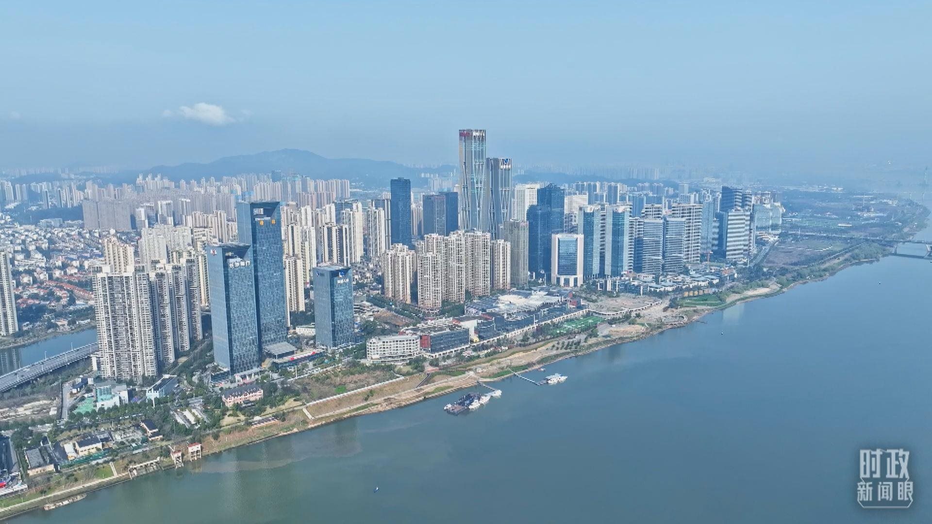 △俯瞰長(zhǎng)沙。（總臺(tái)央視記者范凱拍攝）