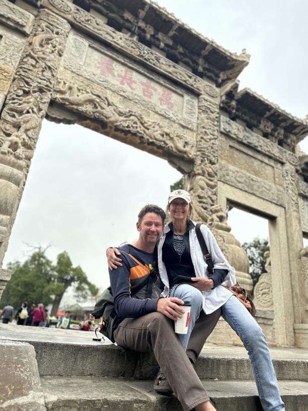 遇見中國丨在華生活二十年的美國人譚嘉煦：想用手搖車走遍中國