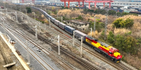 全國鐵路實行新的貨物列車運行圖。國鐵集團供圖