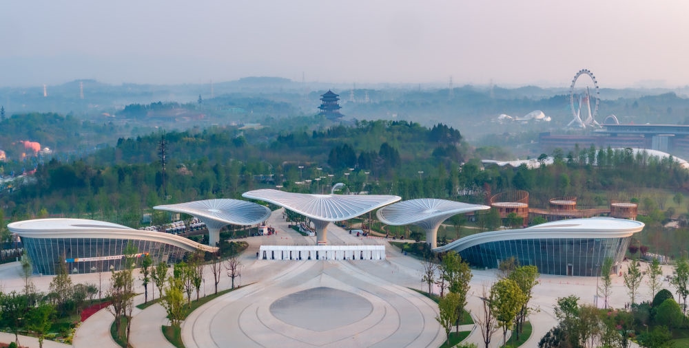 這是成都世園會(huì)主會(huì)場(chǎng)入口（無人機(jī)照片，2024年4月14日攝）。新華社記者 江宏景 攝