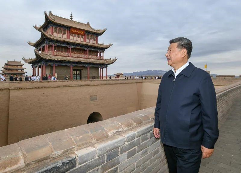 △2019年8月20日，習(xí)近平總書記來(lái)到嘉峪關(guān)關(guān)城，登上城樓察看關(guān)城整體面貌，聽(tīng)取河西走廊長(zhǎng)城、關(guān)隘歷史文化情況介紹。