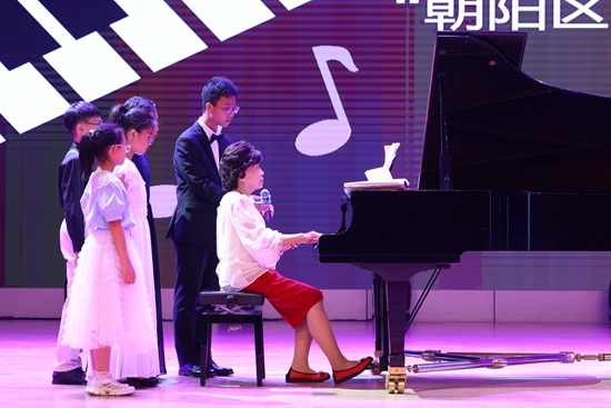 鮑蕙蕎擔(dān)任指導(dǎo)。通過專家的點(diǎn)評