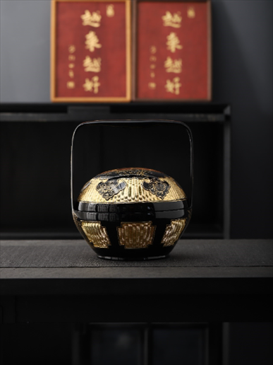 永春漆籃作品《籃犀》。中國美術(shù)館供圖