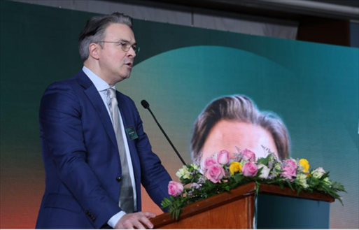 沙特電信Center 3首席戰(zhàn)略官拉斐爾·朱安致辭。中國聯(lián)通沙特公司供圖