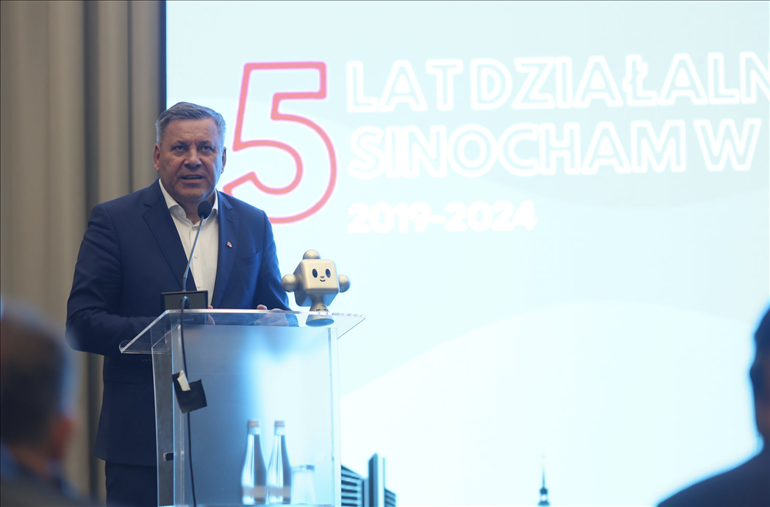 波蘭前副總理比霍琴斯基致辭。