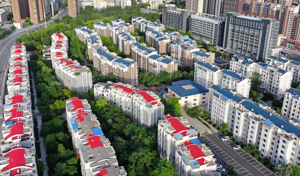 6月19日拍攝的長(zhǎng)城花園社區(qū)（無人機(jī)照片）。