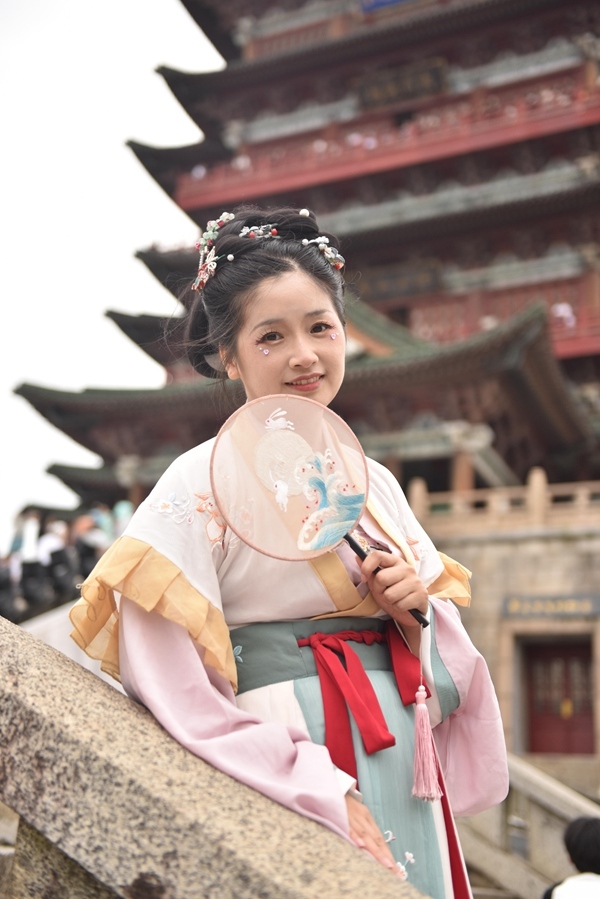 南昌滕王閣“古風(fēng)游”。受訪者供圖