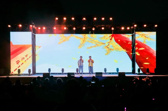 歌曲《啟程》演出現(xiàn)場。供圖：日照職業(yè)技術(shù)學(xué)院