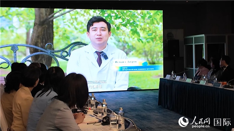 人民網(wǎng)《共贏》紀(jì)錄片發(fā)布儀式在阿斯塔納舉行。人民網(wǎng)記者盛楚宜 攝