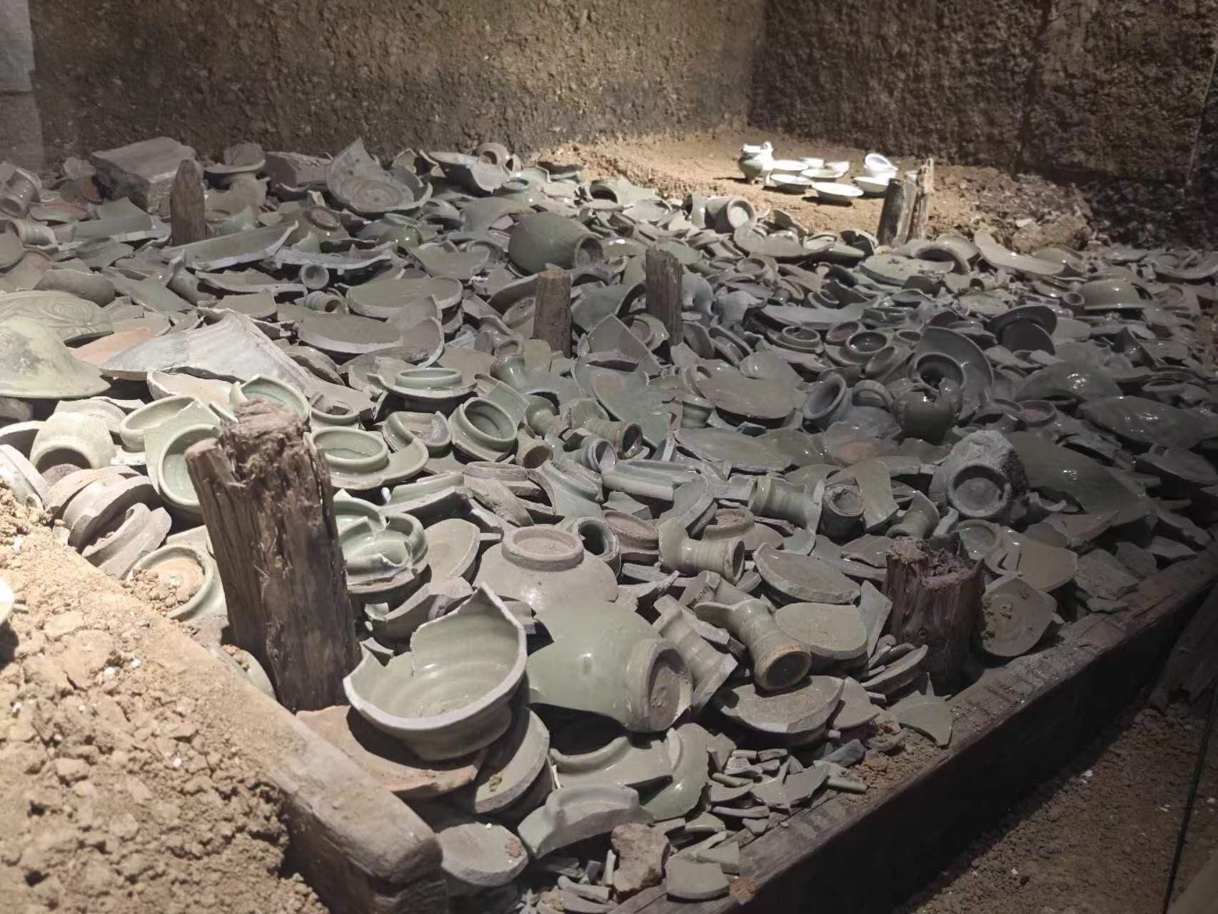 經(jīng)過“質(zhì)檢”的瓷器碎片。人民網(wǎng)記者 黃鈺攝