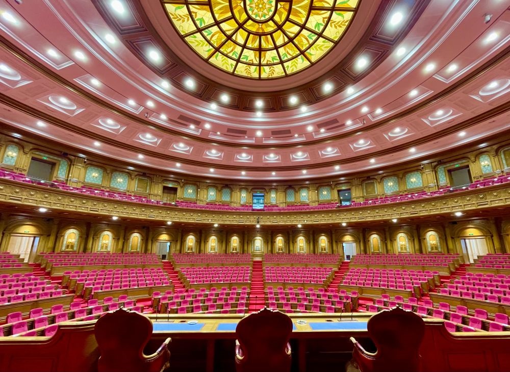 這是在杜尚別拍攝的塔吉克斯坦議會大樓內(nèi)景。