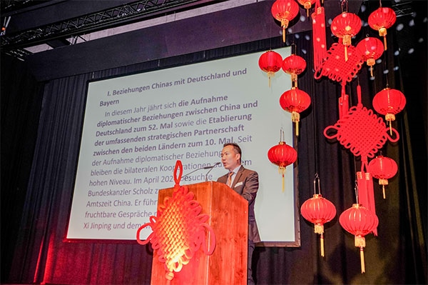 圖為郭方領事在致辭。（駐慕尼黑總領館提供）