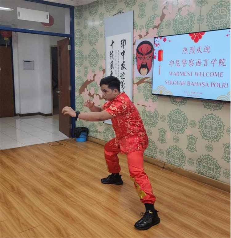 警察學(xué)員表演武術(shù)。活動主辦方供圖