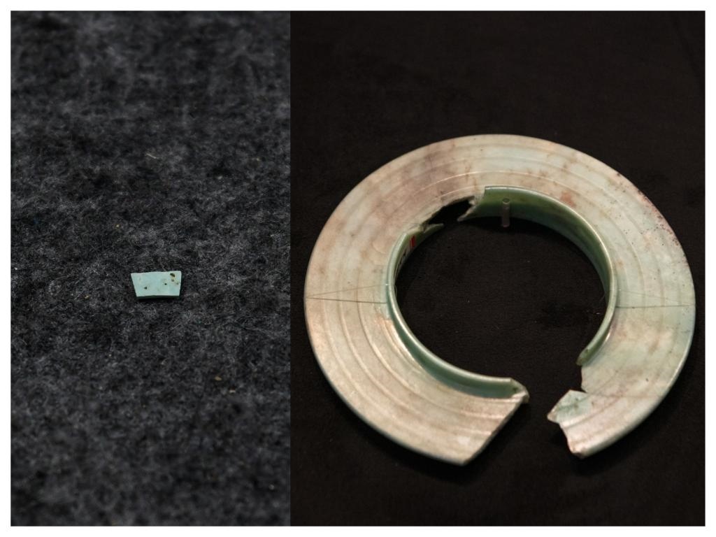 拼版照片：左圖為2024年7月10日拍攝的三星堆遺址出土的綠松石片（新華社記者王曦 攝），右圖為2024年7月21日在三星堆博物館文物保護(hù)與修復(fù)館拍攝的有領(lǐng)玉璧（新華社記者唐文豪 攝）。