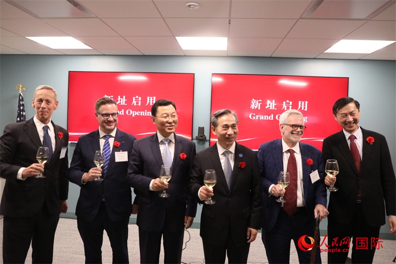 4、美中貿(mào)易全國委員會會長克雷格·艾倫、美國商會高級副會長傅瑞偉等美國工商界代表出席活動。 人民網(wǎng)記者 李志偉攝