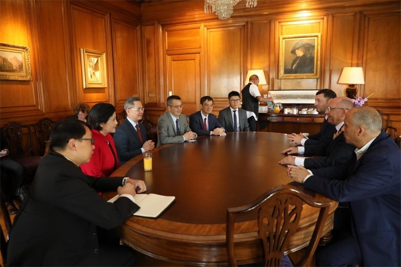 愛丁堡市政廳會(huì)見現(xiàn)場(chǎng)。中國駐英國使館供圖