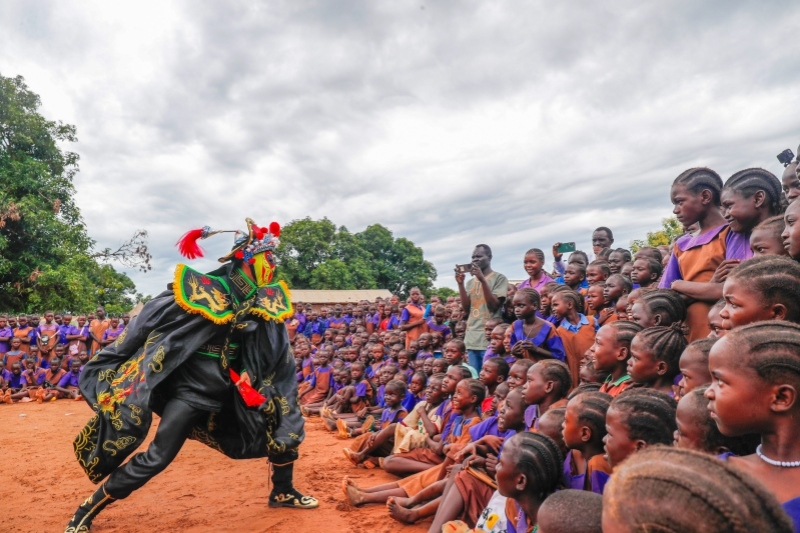 傳統(tǒng)川劇變臉表演。王軍杰攝