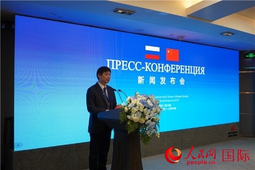 中共吉安市委宣傳部部長李瑞峰在《新中國》新聞發(fā)布會(huì)上致辭。人民網(wǎng) 褚夢琦攝