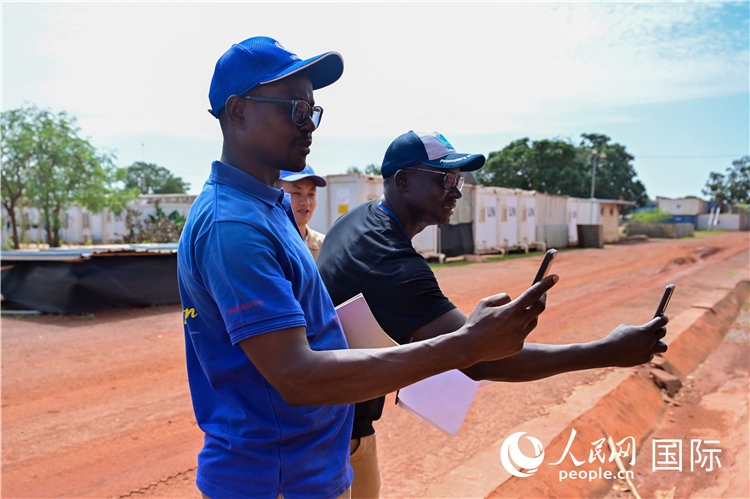 圖6 檢查組拍攝優(yōu)秀做法。謝坤攝