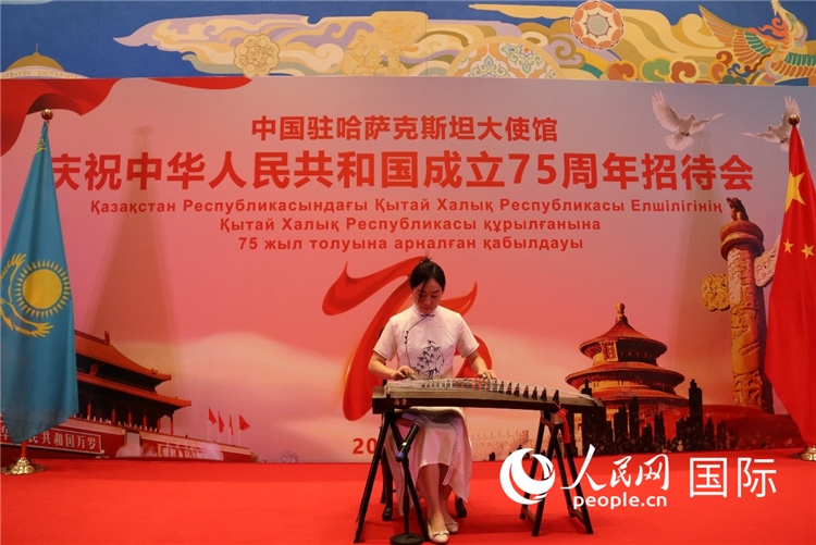 現(xiàn)場演出 人民網(wǎng)記者李強攝