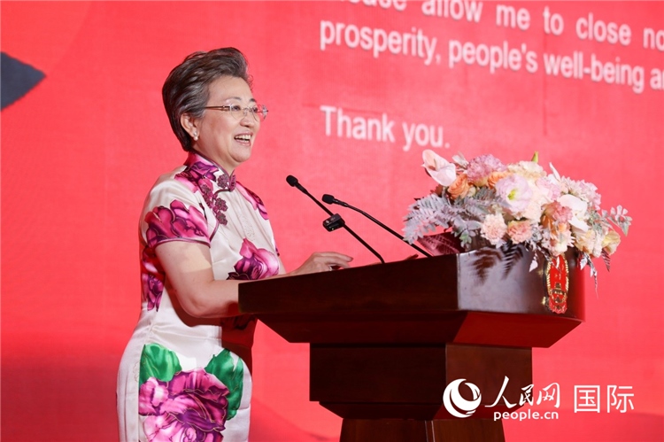 中國駐迪拜總領(lǐng)事歐渤芊致辭。人民網(wǎng)記者任皓宇攝