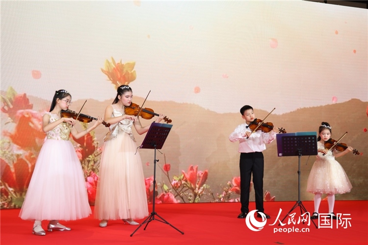 中國青少年樂器表演。人民網(wǎng)記者任皓宇攝