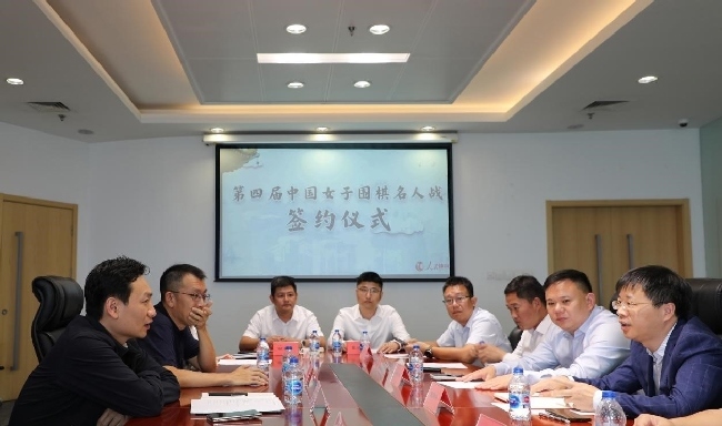 雙方進(jìn)行合作交流。彭奇 攝