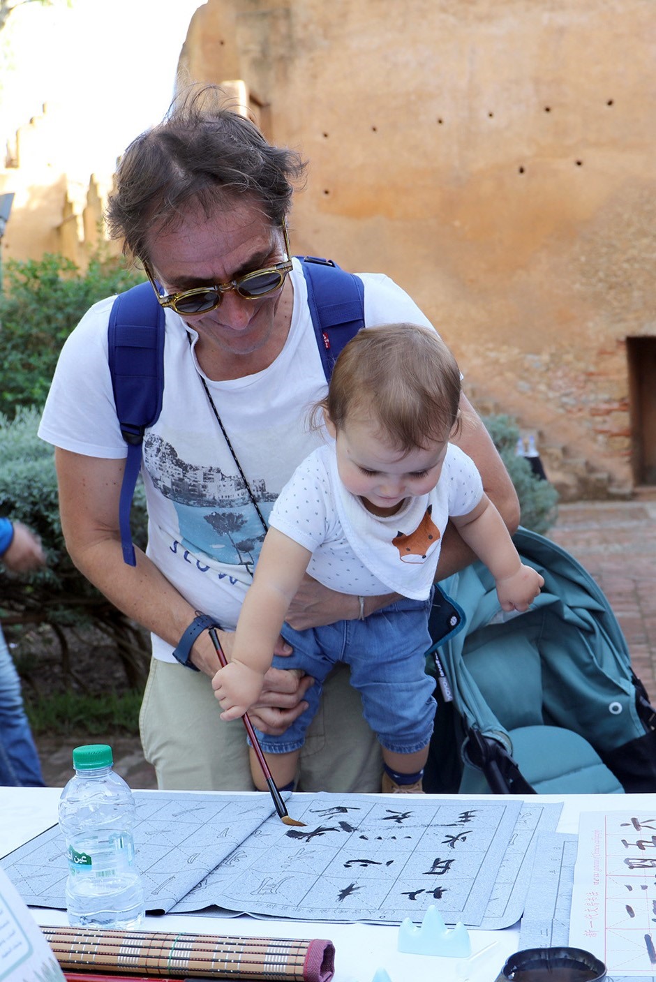 小小書法家。拉巴特中國文化中心供圖