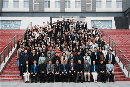 與會人員集體合影。主辦方供圖