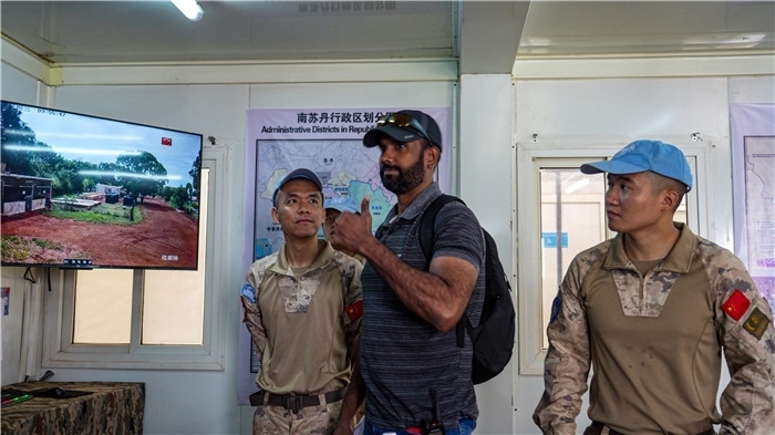 核查官員稱(chēng)贊。王軍杰攝