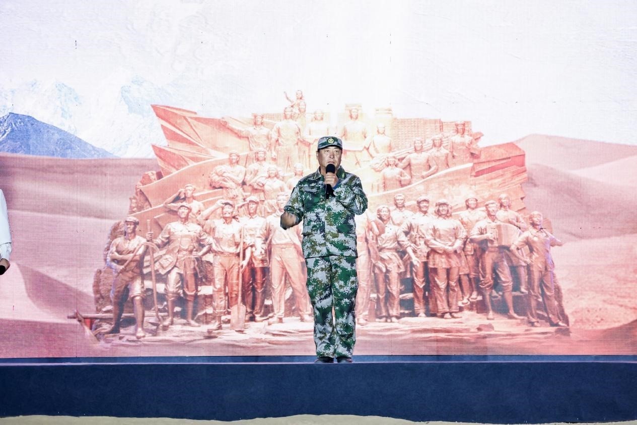 馬軍武在“何以中國·五星出東方”網(wǎng)絡(luò)主題宣傳活動現(xiàn)場演講。人民視頻供圖