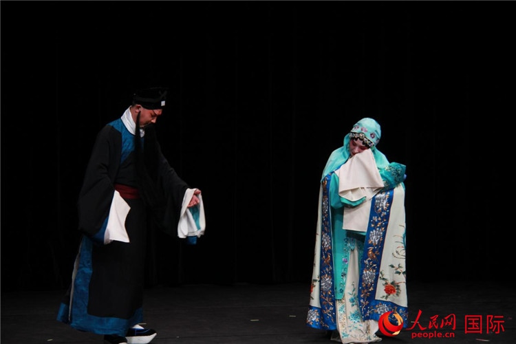 《趙氏孤兒》演出劇照。人民網(wǎng)記者 尚凱元攝