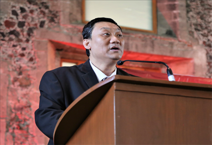 拉美分社負責人苗野主持慶?；顒?。主辦方供圖