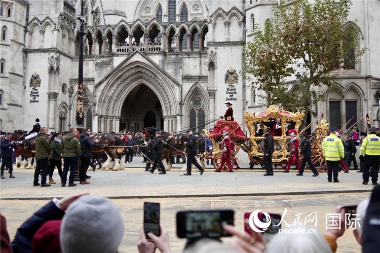 2024倫敦金融城市長就職巡游現(xiàn)場。吳若鳴攝