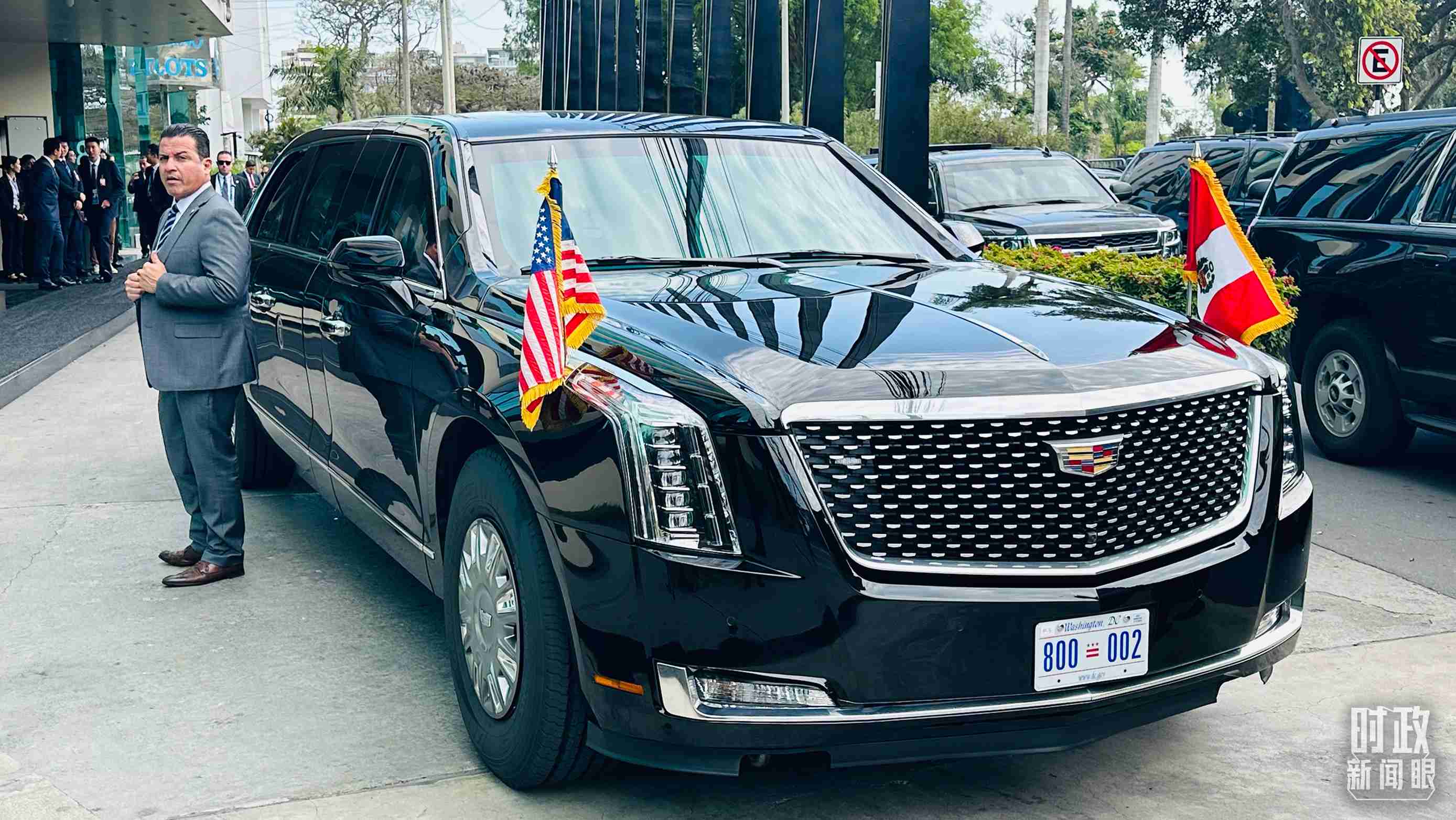 美國總統(tǒng)拜登乘車抵達(dá)中美元首會晤現(xiàn)場。（總臺央視記者范一鳴拍攝）