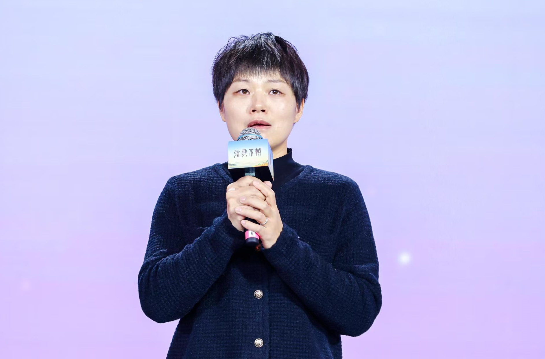 “中國好人”欒留偉妻子薛巧艷。人民視頻供圖。