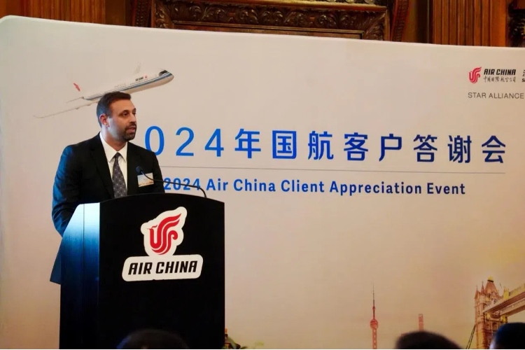 英國(guó)48家集團(tuán)俱樂部主席杰克·佩里發(fā)表致辭。吳若鳴攝