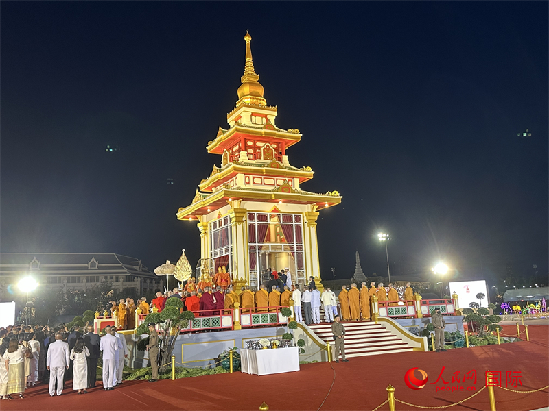 北京靈光寺佛牙舍利抵達(dá)王家田廣場安奉。人民網(wǎng)記者孫廣勇攝