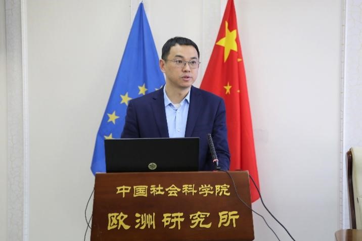 社會科學(xué)文獻(xiàn)出版社副總編輯童根興作開幕式致辭。吳迪攝