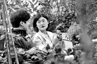 “90后”湖州姑娘沈吉從英國畢業(yè)后回國創(chuàng)業(yè)，為家鄉(xiāng)做貢獻(xiàn)。新華社發(fā)