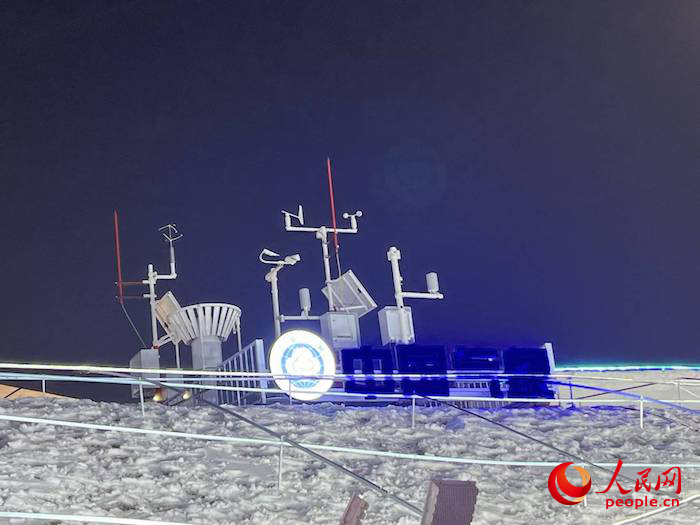 園區(qū)內(nèi)九要素自動(dòng)氣象觀測(cè)站。人民網(wǎng) 高清揚(yáng)攝