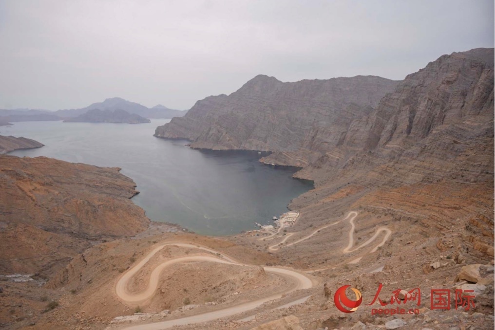圖為阿曼北部穆桑代姆峽灣。人民網(wǎng) 塔里克·易卜拉欣攝