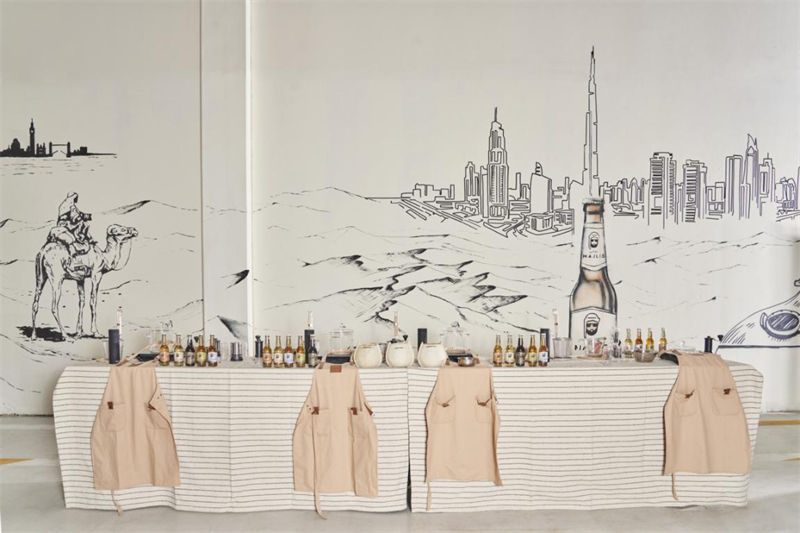 工廠內(nèi)設(shè)有互動區(qū)，參觀訪客可以親手制作麥芽飲料，受訪對象供圖