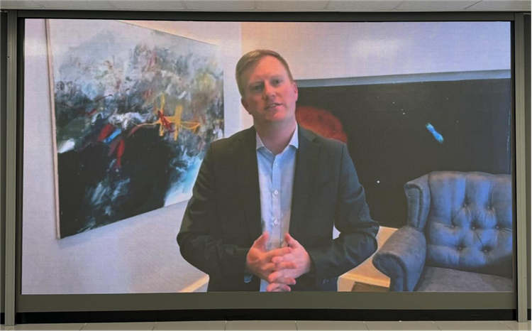 麥克弗森部長(zhǎng)通過(guò)視頻表達(dá)對(duì)中南基建合作前景和未來(lái)了良好祝愿。中國(guó)銀行約翰內(nèi)斯堡分行供圖