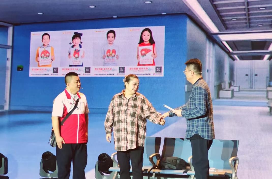 現(xiàn)場表演了由真實故事改編的情景劇。人民網(wǎng)記者 王子鋒攝