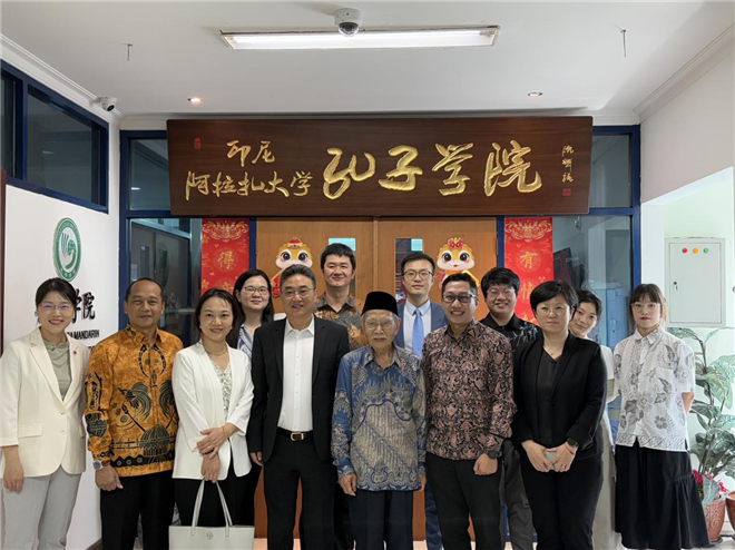 中國—東盟中心代表團訪問阿拉扎大學孔子學院?；顒又鬓k方供圖