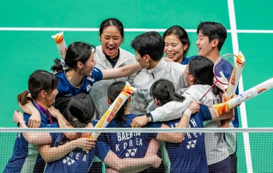 5月3日，韓國隊?wèi)c祝晉級決賽。新華社記者 孫非 攝