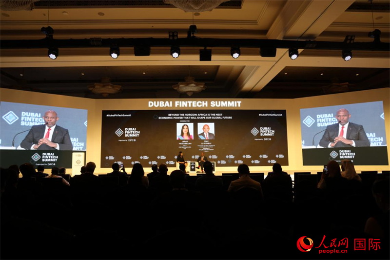 2025迪拜金融科技峰會(huì)期間舉行的對(duì)話活動(dòng)。人民網(wǎng)記者 張志文攝