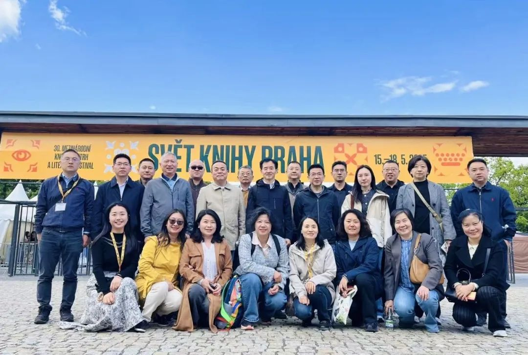 中國出版界代表團合影。圖片均由國圖集團供圖